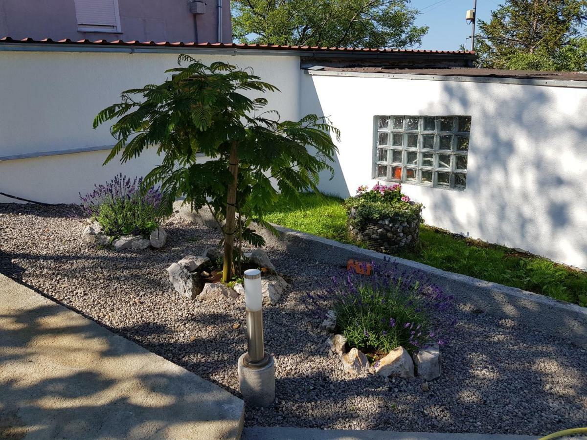 Gradina Apartamento Hreljin Exterior foto